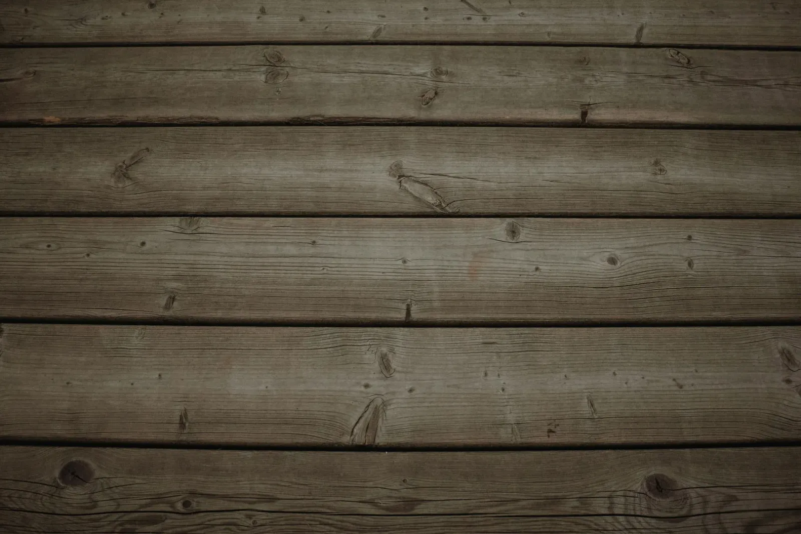 Creative ways to incorporate hardwood sleepers into your backyard